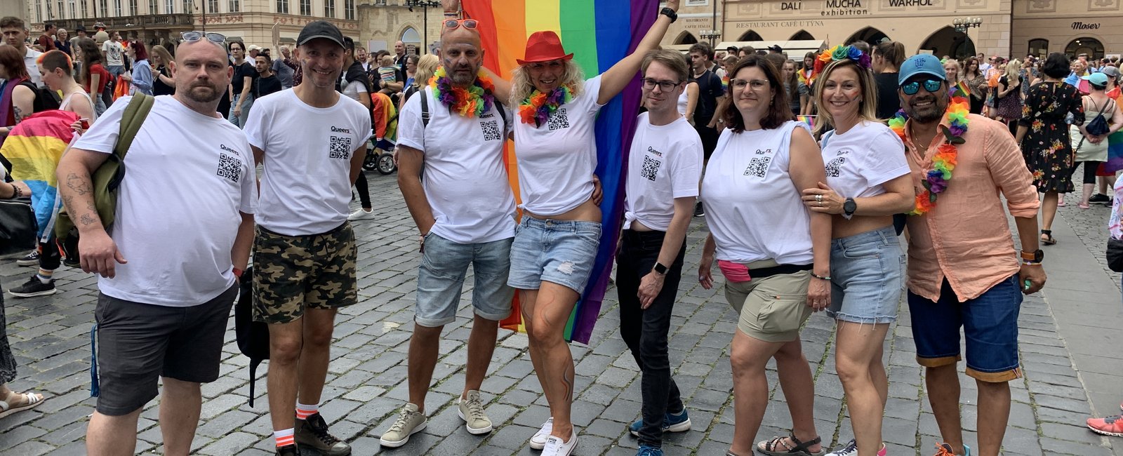 Zjistte co se dje kolem vs, kam zajt za zbavou, kde potkat nov ptel, kde a jak se zapojit do esk LGBT komunity, i kde vyhledat pomoc pi sloitch ivotnch situacch.